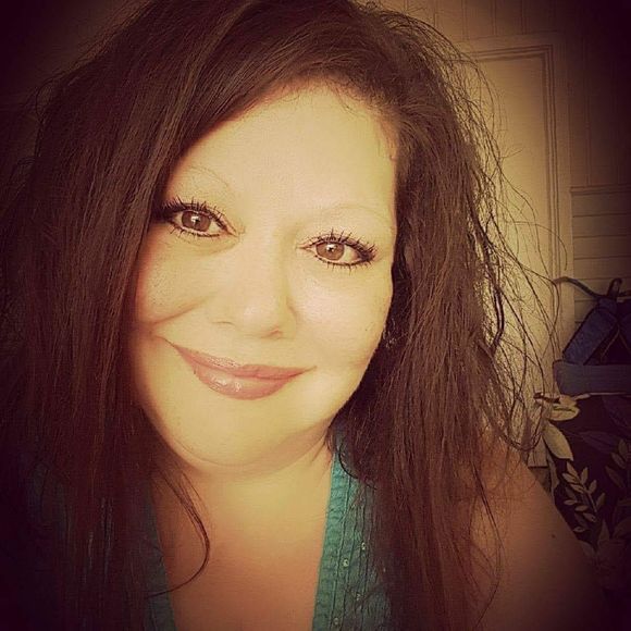 Meet your Posher, Angie - Picture 1 of 1